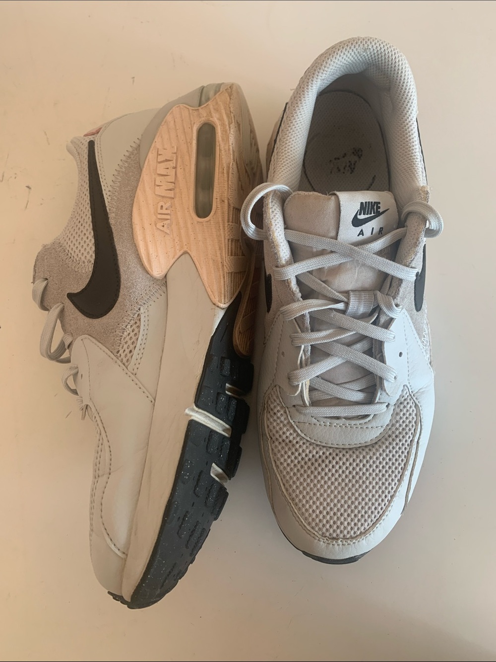 Nike womens Air Max Excee Performance Running Shoe sz 10 white peach grey